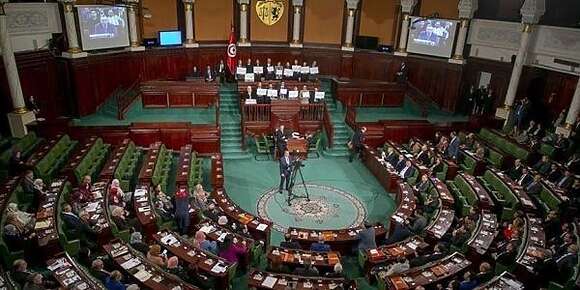 الانتخابات التشريعية فتونس.. 5 أحزاب مقاطعها وها كيفاش بغا الرئيس قيس سعيد يقلص الأحزاب فالبرلمان