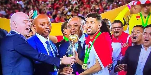الوداد محيح ف حفل “morocco football awards 2022”.. رضا التكناوتي أفضل حارس فالبطولة والكابيتان يحيى جبران أفضل لعاب فالمغرب والوداد أفضل فريق