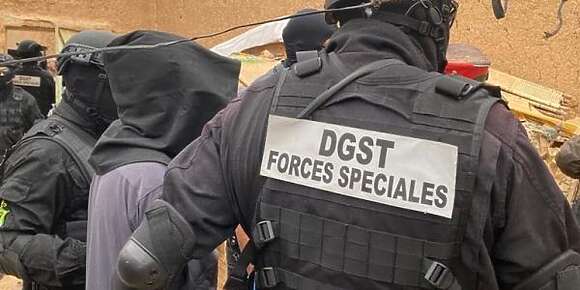 تفاصيل توقيف داعشي فكازا بتنسيق أمني بين المغرب ومريكان : دار زيارات استطلاعية لتحديد بعض نقط المراقبة الأمنية بغرض استهدافها واستعمال سلاحها فعمليات إرهابية