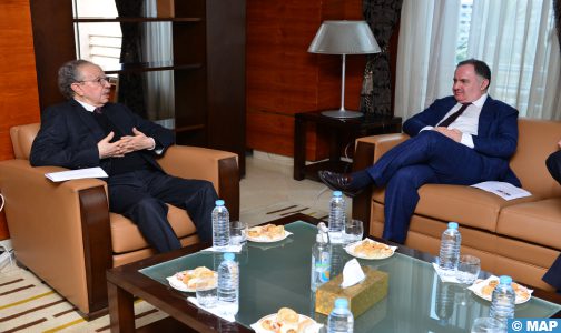 السيدان الحليمي ومسؤول أرجنتيني يبحثان التعاون في مجال التخطيط والتحليل الاقتصادي والإحصائيات