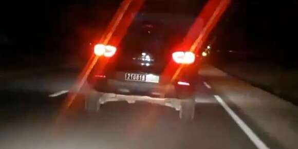 فضيحة بطلتها رئيس جماعة “بومية” فميدلت.. هزات عريس وعروسة فطوموبيل الدولة – فيديو