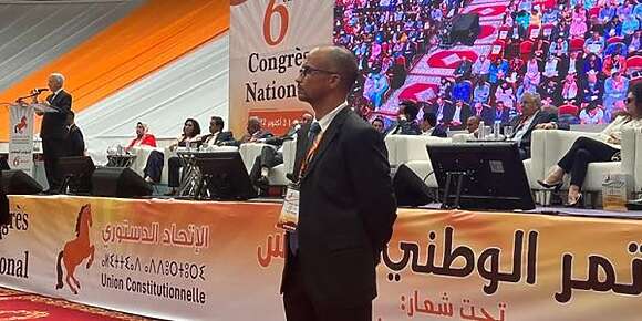 لاش كيصلحو بحال هاد الاحزاب التصويت بالتصفيق. حزب العود دار حركة وتبوريدة بلا صناديق بلا تصويت