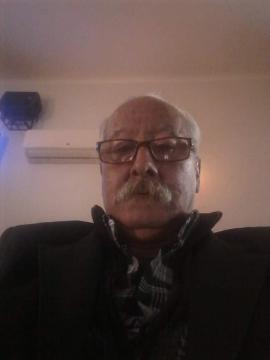 يوم الغى الشاعر الغنائي الموقف وابان عن حزبويته المُفرطة