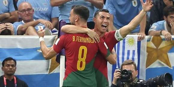 البرتغال تأهلت لثمن المونديال والكرة بغات فيرنانديز ضد الأوروغواي وعكست لرونالدو