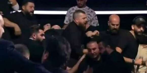 برنامج سياسي فلبنان قلبوها فيه قرطاس وسط البلاطو – فيديو
