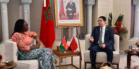 بسبب الأوضاع اللي كتعيشها.. “بوركينا فاسو” باغية دعم من المغرب فالجانب الأمني والرباط غادي ترسل مساعدات غذائية للساكنة المنكوبة تما