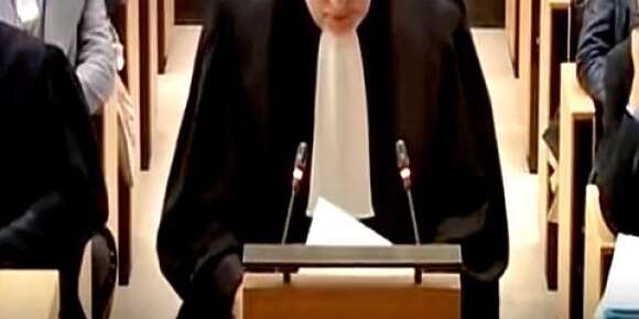 سكوب.. من يعد المحامي المزور ديال الرباط فهاد اللحظات وكيل الملك فكازا كيحقق مع محامية مزورة تشدات فقاعة ديال الجلسات