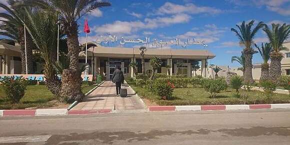 سلطات مطار العيون منعات صحراوي من تندوف جاي من لاس بالماس يدخل الصحرا