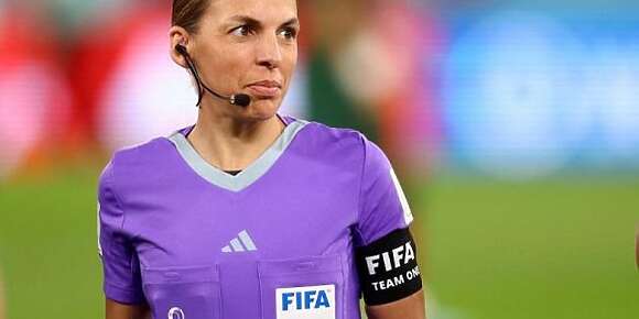 مونديال 2022..  الفرنسية فرابار أول حكمة غادي تلعب ماتش فتاريخ كأس العالم