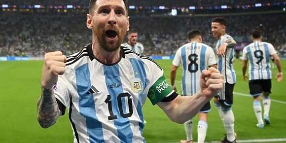 مونديال 2022: ميسي رجع الأرجنتين فالمنافسة وحققو رباح مهم على المكسيك