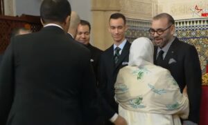 الملك ووالدة الركراكي