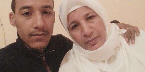 الفشل والنجاح فالحياة الزوجية ماعندو علاقة بعمل المرأة والدليل هو نيت هاد الشيخ سار لي كايقوليك لا تتزوج موظفة وإلّا سيبوء زواجك بالفشل! وا نتا أصلا مّك جالسة فالدار ماخدامة ما ردّامة وهاكاك زواجها باء بالفشل، طلقها بّاك وعشتي مع خوالك فبيت! كون كانت مّك موظّفة واش كنتي غاتعيش فبيت؟‎‎