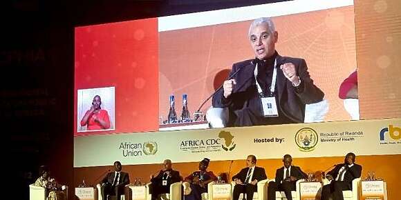 المغرب فخر إفريقيا والجزائر معزولة.. مور وزراء العدل: وزراء الصحة الأفارقة وكبار الشخصيات فهاد القارة صفقو للمنتخب وبغاوه يجيب كأس المونديال