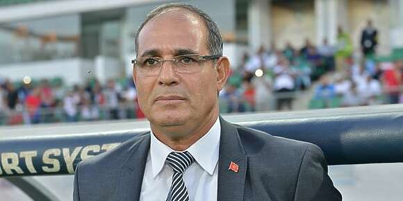 بادو الزاكي مشى يدرب فرقة فتونس
