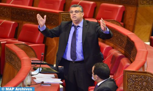 سيتم التعامل بتشدد مع “التشهير” عبر المواقع الإلكترونية ووسائط التواصل الحديثة (وزير العدل)