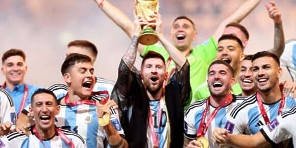 شكرا قطر! حتى ليونيل ميسي. حتى البرغوث. دشدشته يا قطر. ودفأته. واحتويته. ونغنغته. وقمطته. وجاء إليك كما يجيء الطفل إلى حضن أمه