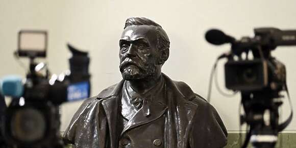 للمرة اللولة من هادي عاماين.. حفل جوائز نوبل غادي يدار فالسويد