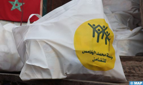 أزيلال: مؤسسة محمد الخامس للتضامن تواصل تقديم المساعدات للساكنة المتضررة من موجة البرد