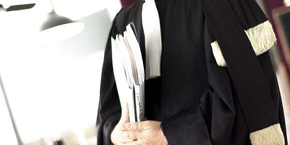 العثور على محامي من هيئة فاس جثة هامدة فوسط الآلاف من لكتوبة