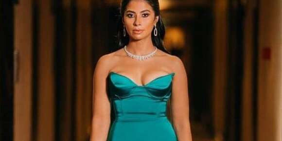 القصة كاملة دايرة في كَروب ديال الواتساب.. روبي كشفات على فيلمها الجديد