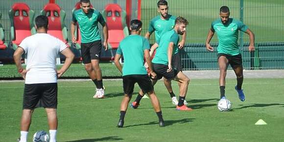 المغرب حك النيف الجزائري مزيان. منتخب اقل من 23 غادي غدا فالصباح لقسطنطينة وبطيارة “لارام”