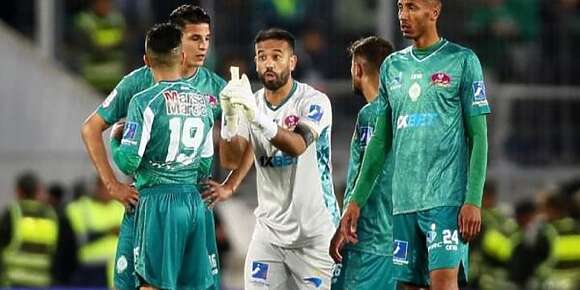 غيابات الرجاء أمام مولودية وجدة و 22 لاعب فلائحة الخضرا لهاد الماتش