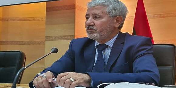 لن نتكلم عن النقيب عبد الواحد الأنصاري! النطق باسم رئيس جمعية هيئات المحامين علنا. وهمسا.و في الخاطر. وفي البطن. وفي السر. ممنوع. وقد يؤدي بمرتكب هذه الجريمة إلى ما لا يحمد عقباه