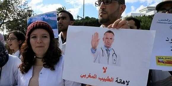 ليس بالصالير مضوبل وحده يحيى الطبيب والمهندس لي هاجروا للخارج بل بجودة الحياة والحريات الفردية والعامة وأماكن الترفيه من مطاعم وبارات ومتاحف ومعارض المغرب فيه غير القهاوي وباقي الفضاء العام محتلينوا صحاب الكرارس والكارديانات