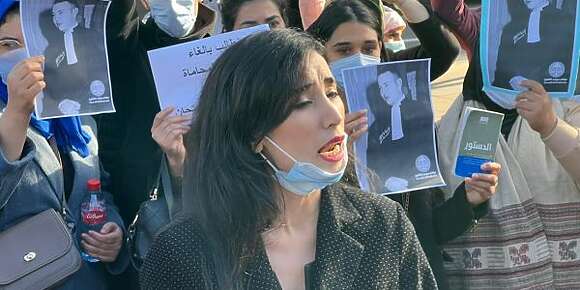 ها فين وصلات تصريحاتو الاستفزازية.. الاحتجاجات ضد وهبي خدات منحى سياسي: اللي تقصاو من المحاماة رفعو شعار “وهبي ارحل” (تصاور)