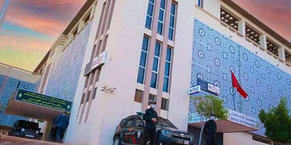 ولاية أمن العيون وقفات جوج بوليسيين متورطين فضرب شخص فالحراسة النظرية
