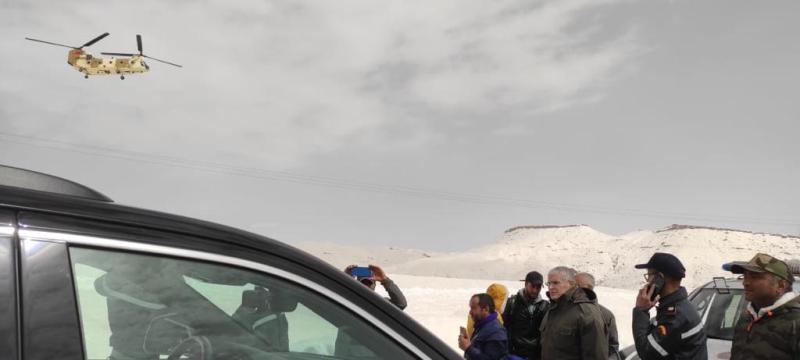 لمدة أربعة ايام دون توقف... فرق التدخل تواصل فك العزلة على المناطق المغمورة بالثلوج+ صور 8 7 1