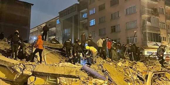 الزلزال هزة جيولوجية وليس عقابا من ربنا الرحمان الرحيم