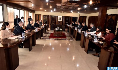السيد عبد الجليل يجري مباحثات مع وزير الدولة البريطاني المكلف بالتجارة والأعمال
