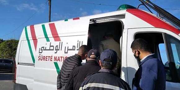 طوموبيلات فسلا الجديدة صبحات مدكدكة: مول الفعلة قرقب عليه البوليس وهو فحالة تخدير