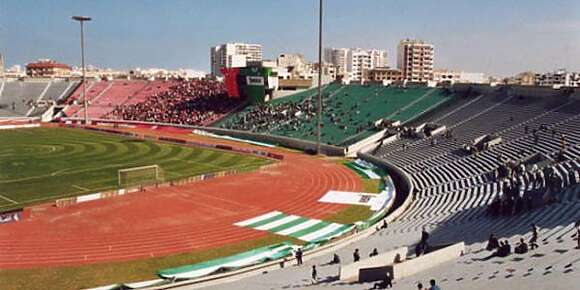 منع جماهير الرجاء والوداد من الجلوس فالزون 6 بدونور حفاظا على سلامتهم حيت كتزعزع