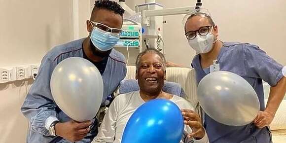 المغرب كيعطي الدروس فإحترام الشعوب.. كرم الأسطورة بيلي فماتش المنتخب المغربي والبرازيلي من قلب طنجة
