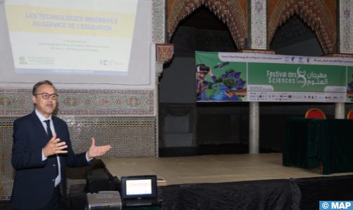 تكنولوجيات الذكاء الاصطناعي والواقع الافتراضي بصدد إحداث ثورة جديدة في أنماط التعليم