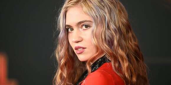 غادي تاخد النص ديال الرباح.. المغنية الكندية كَرايمز وافقات على استخدام صوتها فالذكاء الاصطناعي