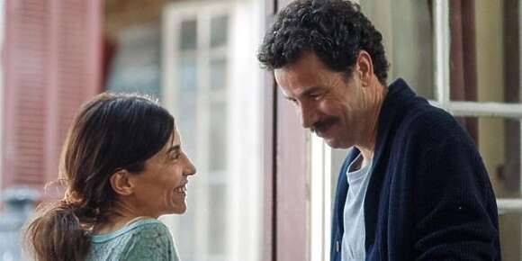 “أزرق القفطان” للمغربية مريم التوزاني حصد 3 ديال الجوائز في مسابقة مركز السينما العربية بمهرجان كان