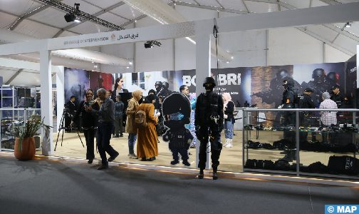 الأبواب المفتوحة للأمن الوطني.. تسليط الضوء على منظومة السلاح البديل “BOLAWRAP” وفعاليتها في عمليات التوقيف المقرونة بعدم الامتثال والمقاومة
