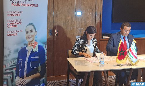 التوقيع بأبيدجان على اتفاقية شراكة بين الخطوط الملكية المغربية وغرفة التجارة والصناعة المغربية بكوت ديفوار