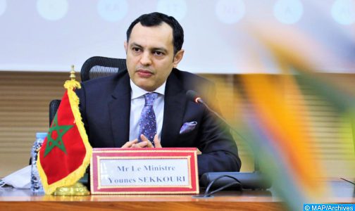الحكومة تعمل على الرفع من الحد الأدنى للأجر في قطاعات الصناعة والتجارة والمهن الحرة والفلاحة بنسبة 5 في المائة (السيد السكوري)