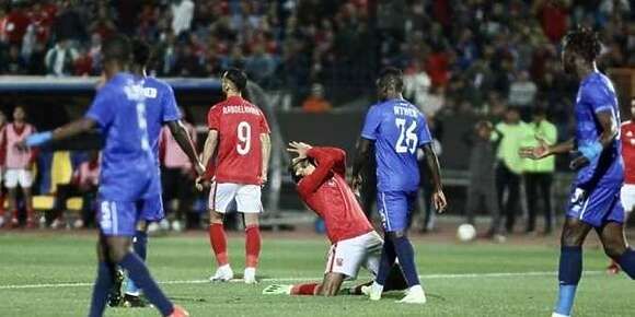 الكاف حنين وضريف مع الأهلي.. خلاه حتى للفينال وخرج ليه غير الغرامات بسبب ماتش الهلال السوداني
