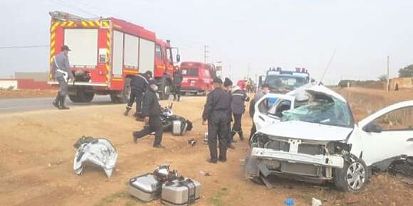 حادثة سير في سيدي بنور.. 2 ماتو و16 تصابو 5 منهم في خطر كانو غاديين لعرس قبل ما تقلب بهم الطموبيل