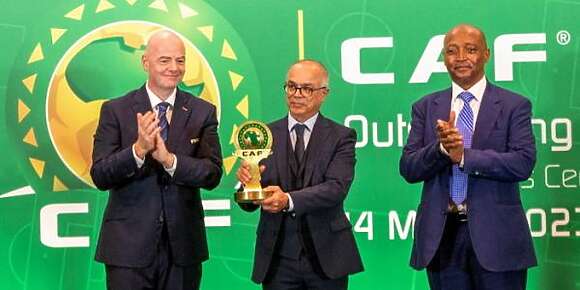 لوموند: علاش المغرب كيتعاون مع الصبليون والبرتغال لإستضافة مونديال 2030؟