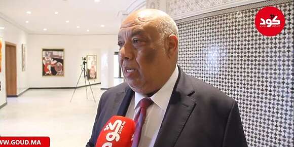 مول كوري البيض.. البرلماني لي حرق راسو تخلع من اعتقال مبدع ومبغاش يهضر على محاكمة السياسيين الفاسدين..وصرح لـ”كود”: راك فاهم الموضوع فيه الصداع