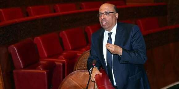 واش كاينة شي غضبة على بوطيب اللي حيدوه وجابو فيكرات؟ اللا. هاداك رجل دولة وكيتسناه منصب مهم