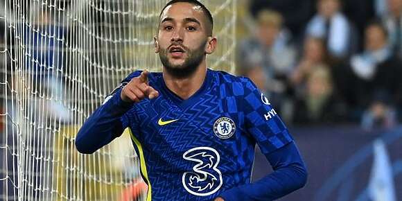 النصر السعودي كيتسناو تشيلسي يصيفطو لهم وثائق حكيم زياش