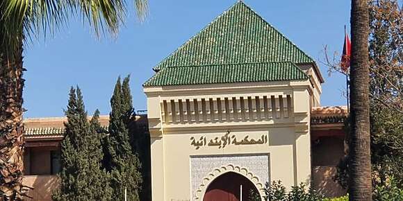 سماسرة المحاكم .. القضاء فمراكش فـرّق 19 شهر دالحبس النافذ فحق مدير موقع إلكتروني ومنتدب قضائي ومصور كان التحق مؤخرا بسلك الشرطة