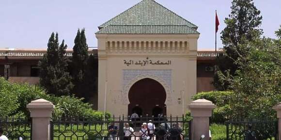 طليق الفنانة والمسؤول القضائي السابق لي قربلها فمراكش غادي تبدا محاكمتو غدا.. تابع فحالة اعتقال بعدة تهم والقضية فيها كوكايين وتحرش جنسي وانتحال صفة وكيل ملك